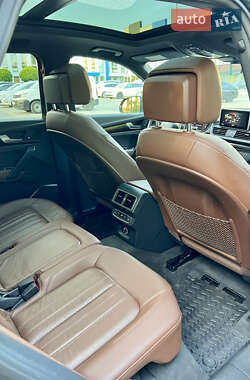 Внедорожник / Кроссовер Audi Q5 2018 в 