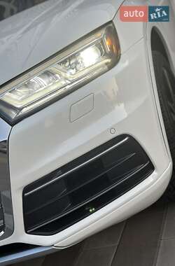 Внедорожник / Кроссовер Audi Q5 2018 в 