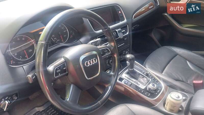 Внедорожник / Кроссовер Audi Q5 2010 в Львове