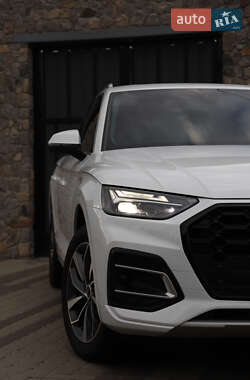 Внедорожник / Кроссовер Audi Q5 2021 в 