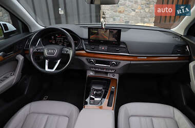 Внедорожник / Кроссовер Audi Q5 2021 в 