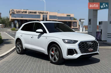 Внедорожник / Кроссовер Audi Q5 2022 в 