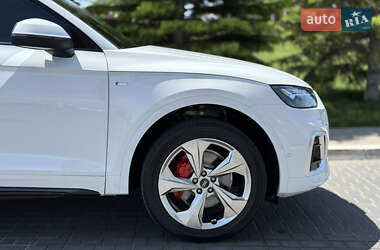 Внедорожник / Кроссовер Audi Q5 2022 в 