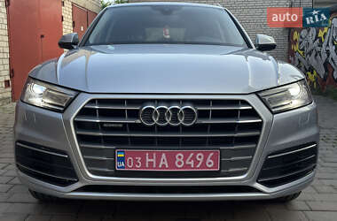 Позашляховик / Кросовер Audi Q5 2018 в 