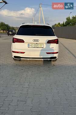 Позашляховик / Кросовер Audi Q5 2019 в 