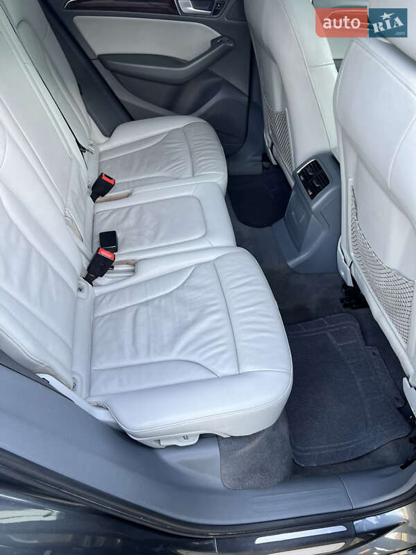 Внедорожник / Кроссовер Audi Q5 2015 в Ужгороде