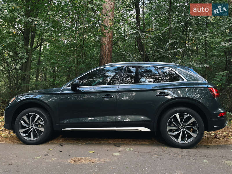 Внедорожник / Кроссовер Audi Q5 2021 в Киеве