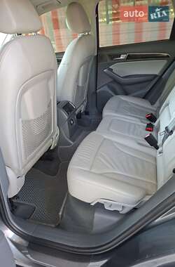 Внедорожник / Кроссовер Audi Q5 2012 в 