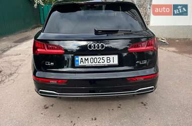 Внедорожник / Кроссовер Audi Q5 2018 в 