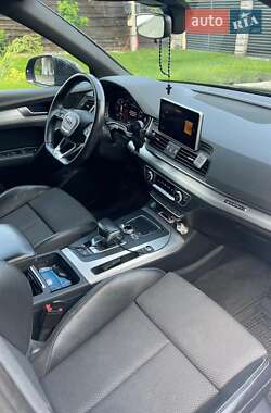 Внедорожник / Кроссовер Audi Q5 2018 в 