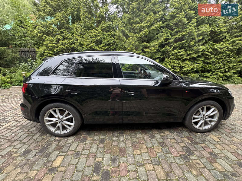 Позашляховик / Кросовер Audi Q5 2018 в Луцьку