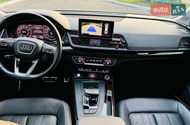 Позашляховик / Кросовер Audi Q5 2019 в 