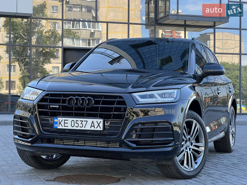 Внедорожник / Кроссовер Audi Q5 2017 в 