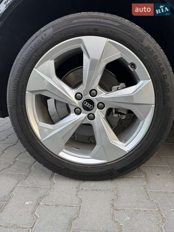 Внедорожник / Кроссовер Audi Q5 2021 в Измаиле