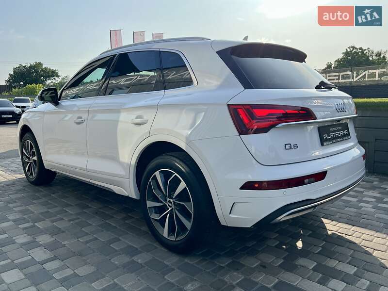 Позашляховик / Кросовер Audi Q5 2021 в Києві