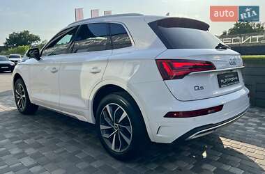 Внедорожник / Кроссовер Audi Q5 2021 в 