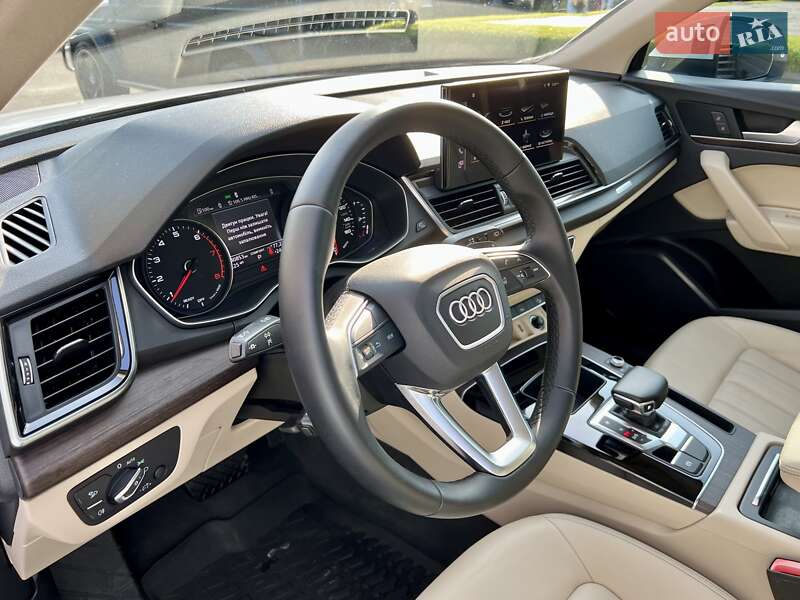 Позашляховик / Кросовер Audi Q5 2021 в Києві