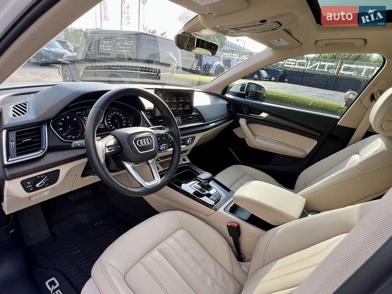 Позашляховик / Кросовер Audi Q5 2021 в Києві