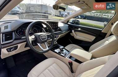 Внедорожник / Кроссовер Audi Q5 2021 в 