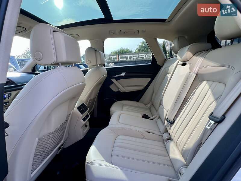 Позашляховик / Кросовер Audi Q5 2021 в Києві