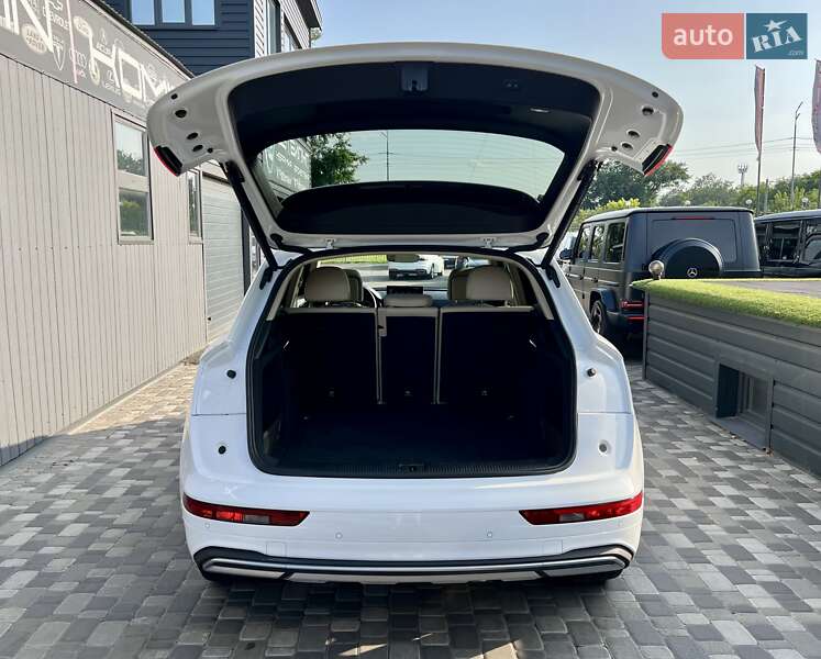Позашляховик / Кросовер Audi Q5 2021 в Києві