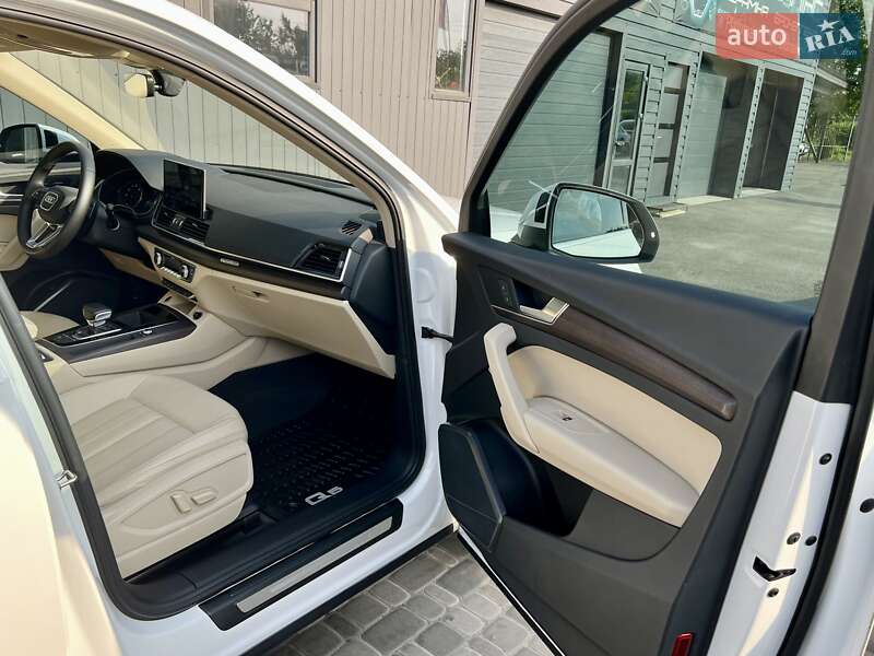 Позашляховик / Кросовер Audi Q5 2021 в Києві