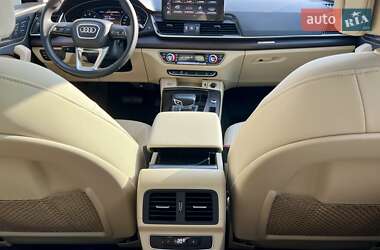 Внедорожник / Кроссовер Audi Q5 2021 в 