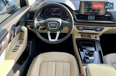 Внедорожник / Кроссовер Audi Q5 2021 в 