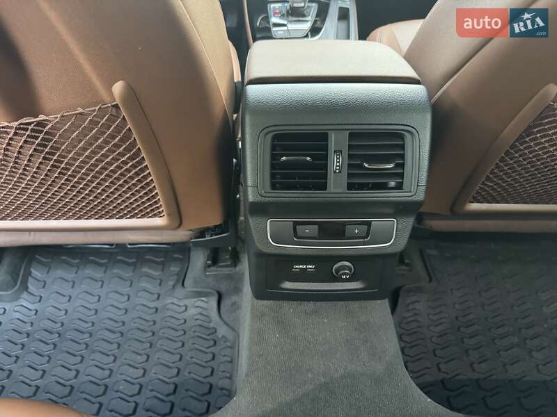 Внедорожник / Кроссовер Audi Q5 2021 в Измаиле