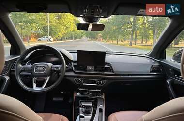 Внедорожник / Кроссовер Audi Q5 2021 в 