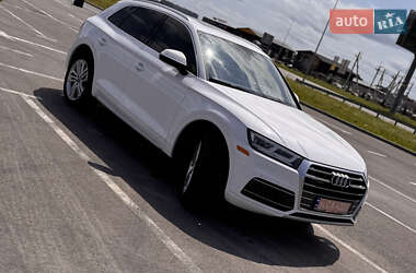 Внедорожник / Кроссовер Audi Q5 2017 в 