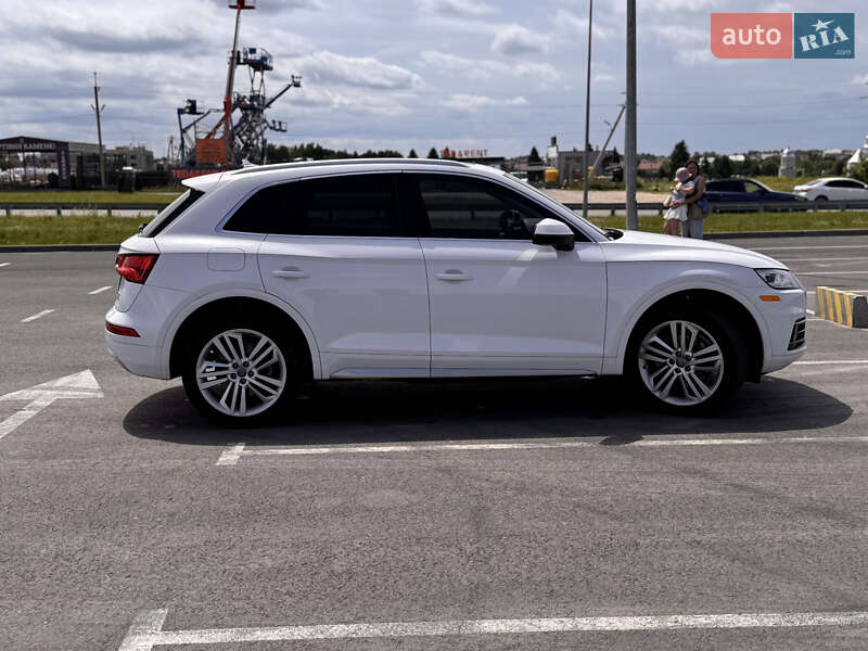 Внедорожник / Кроссовер Audi Q5 2017 в Львове