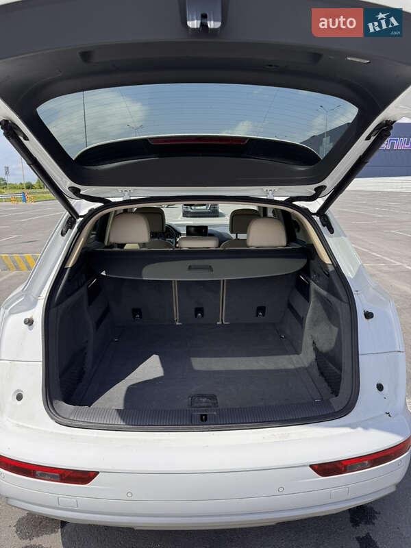 Внедорожник / Кроссовер Audi Q5 2017 в Львове