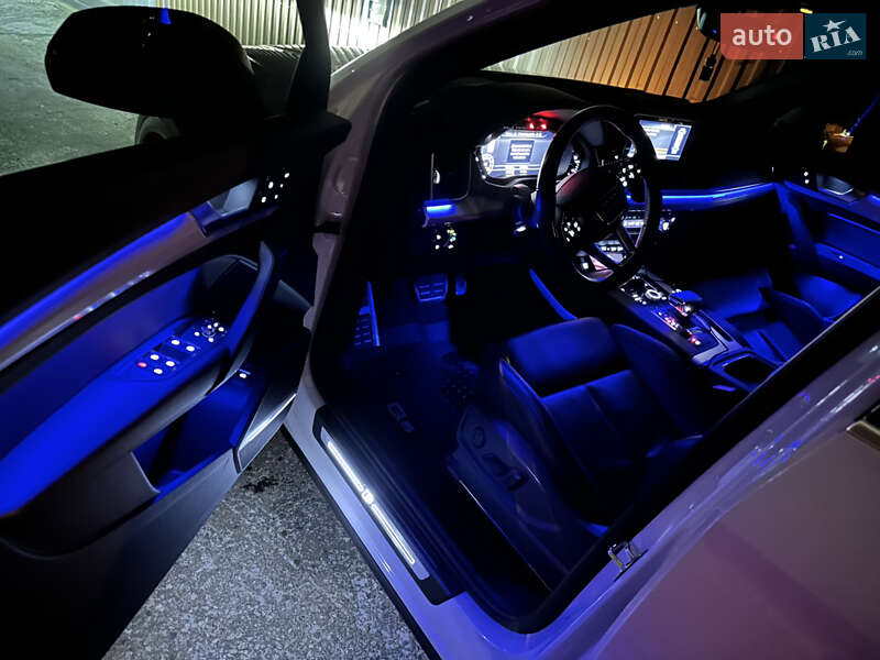 Позашляховик / Кросовер Audi Q5 2018 в Львові