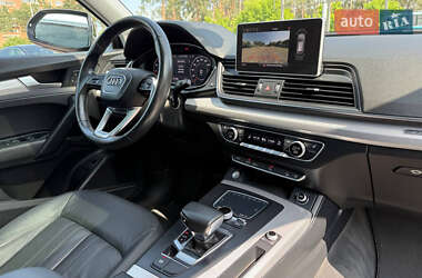 Внедорожник / Кроссовер Audi Q5 2018 в 