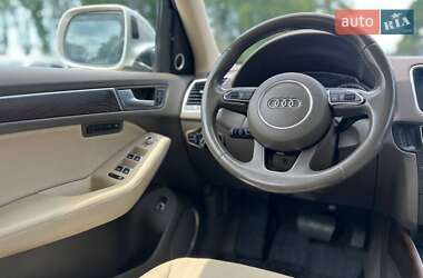 Позашляховик / Кросовер Audi Q5 2015 в 