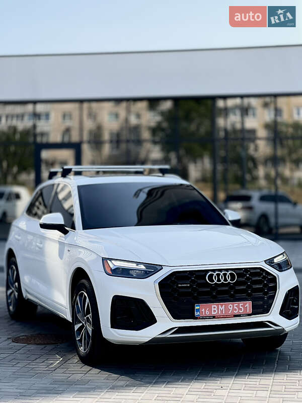 Внедорожник / Кроссовер Audi Q5 2022 в 