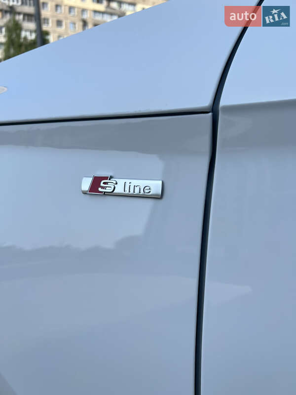 Внедорожник / Кроссовер Audi Q5 2022 в Днепре