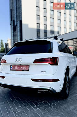 Внедорожник / Кроссовер Audi Q5 2022 в 