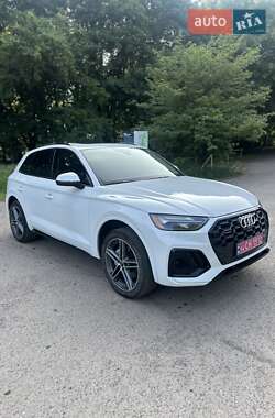 Внедорожник / Кроссовер Audi Q5 2021 в 