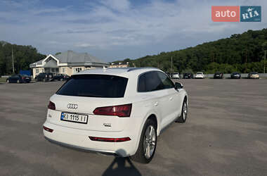 Внедорожник / Кроссовер Audi Q5 2018 в 
