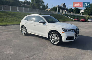 Внедорожник / Кроссовер Audi Q5 2018 в 