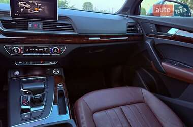 Внедорожник / Кроссовер Audi Q5 2017 в 