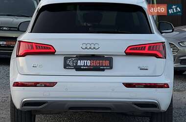 Внедорожник / Кроссовер Audi Q5 2017 в 