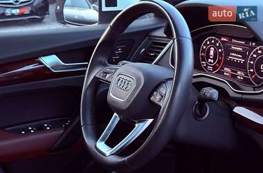 Внедорожник / Кроссовер Audi Q5 2017 в 