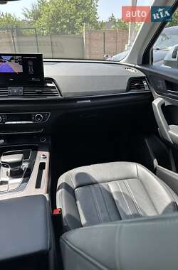 Внедорожник / Кроссовер Audi Q5 2021 в 