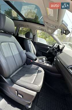 Внедорожник / Кроссовер Audi Q5 2021 в 