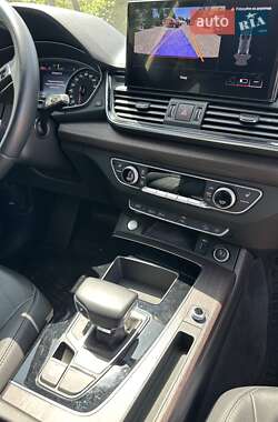 Внедорожник / Кроссовер Audi Q5 2021 в 