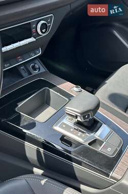 Внедорожник / Кроссовер Audi Q5 2021 в 