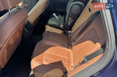 Внедорожник / Кроссовер Audi Q5 2020 в 